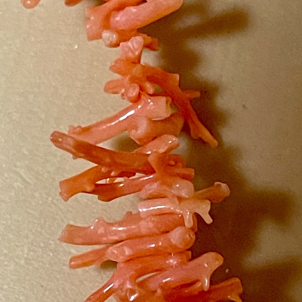 Vtg genuine coral 22” necklace in excellent condit - Picture 5 of 7